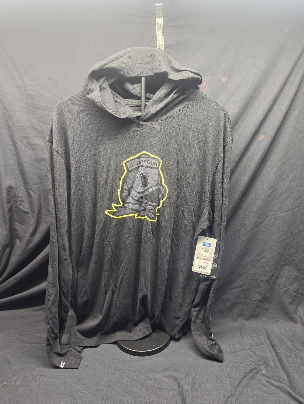 NWT Colosseum Oregon Ducks Hoodie Men's XL Black Pullover NCAA Duck Graphic